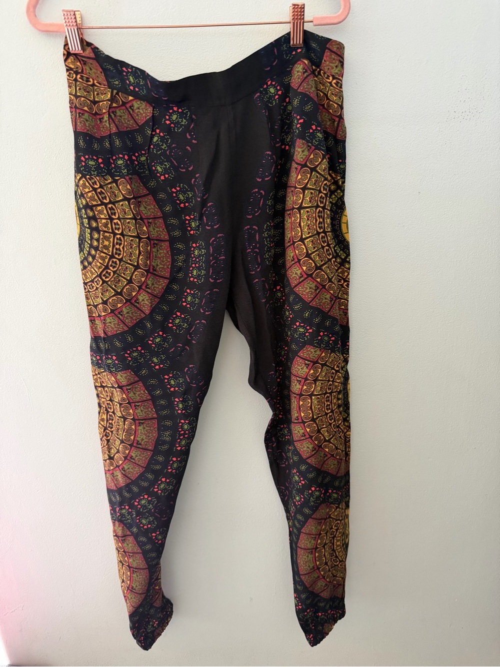 Cleobella Black Mandala Print Harem Tapered Leg Pants Medium Boho Gold Red